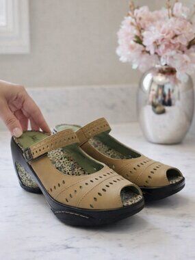 Jambu Touring IJ10TOU32 Sport Wedge | Size 8 | Light Moss Green Suede Leather
